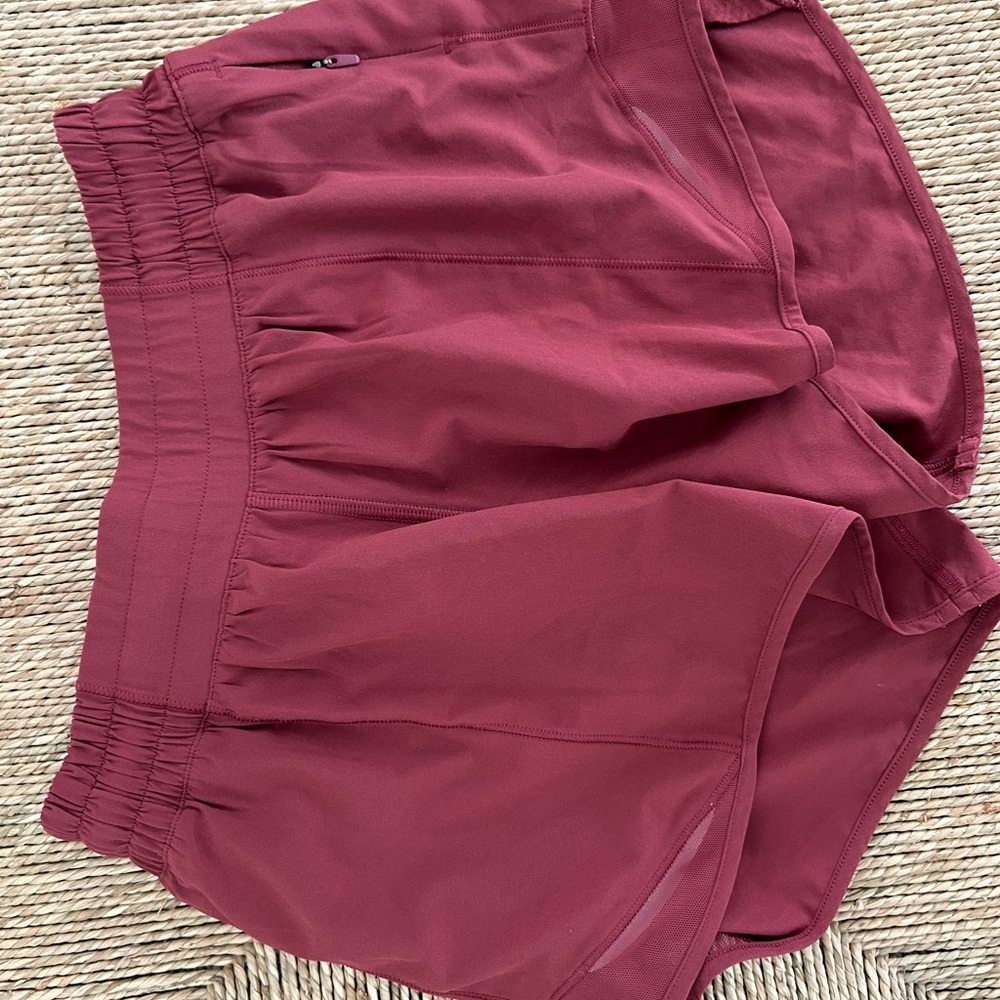 Lululemon Hotty Hot Low Rise Lined Shortd